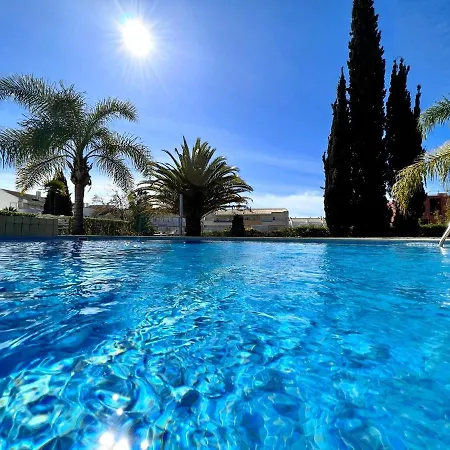 Colors With Pool By Homing Apartment