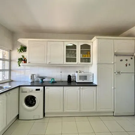 Colors With Pool By Homing Apartment